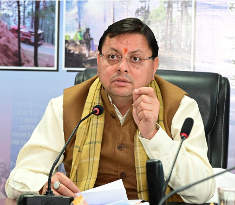 मुख्यमंत्री ने कहा कि देवभूमि उत्तराखण्ड आने से पहले प्रधानमंत्री ने राज्य को दो बड़ी सौगात दी है