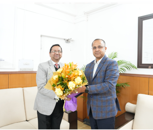 स्वच्छ भारत मिशन (ग्रामीण) की समीक्षा के दौरान संयुक्त सचिव जल शक्ति मंत्रालय द्वारा अपेक्षा की गई कि प्रदेश के ग्रामीण क्षेत्रों में शत – प्रतिशत शौचालय आच्छादन तथा ठोस कचरे का प्रबंधन ग्राम स्तर पर सुनिश्चित किया जाए।