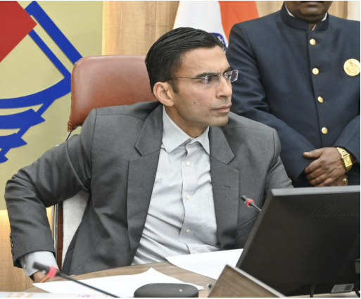 मा0 सीएम के संकल्प एवं सरकार पर जन विश्वास कायम रखना प्राथमिकताःडीएम 