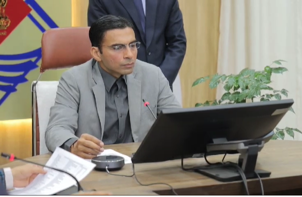 सीएम हेल्पलाईन, शिकायत निवारण प्रणाली की  spirit समझें विभाग 