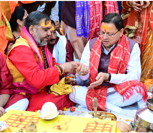 मुख्यमंत्री श्री पुष्कर सिंह धामी ने लक्ष्मीनारायण घाट रुड़की में किया मां गंगा आरती का शुभारंभ