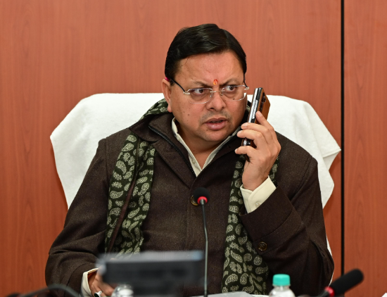 मुख्यमंत्री श्री पुष्कर सिंह धामी ने एसईओसी पहुंचकर रेस्क्यू अभियान की समीक्षा की