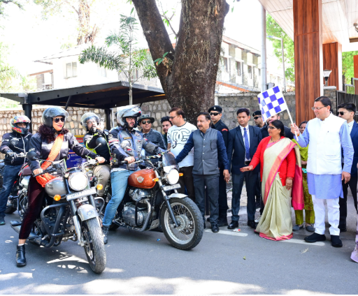श्री पुष्कर सिंह धामी द्वारा ड्रग्स मुक्त उत्तराखंड को लेकर बाइक रैली को हरी झंडी दिखाकर रवाना किया गया।