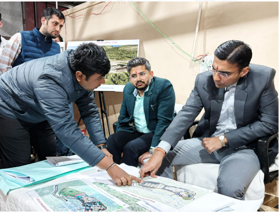 मा0 मुख्यमंत्री के मार्गदर्शन पर डीएम ने हनोल में किया रात्रि प्रवास, जानी हनोल मास्टर प्लान पर  स्थानिकों की राय, लिए सुझाव।