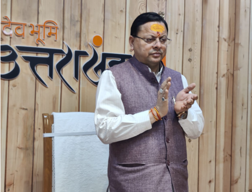 मुख्यमंत्री धामी और केंद्रीय राज्य मंत्री अजय टम्टा ने हरी झंडी दिखाकर किया शुभारंभ।