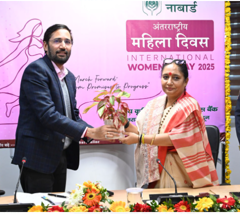 मुख्य अतिथि के रूप में श्रीमती ऋतु खण्डूडी भूषण, अध्यक्ष, उत्तराखंड विधानसभा उपस्थित रहीं