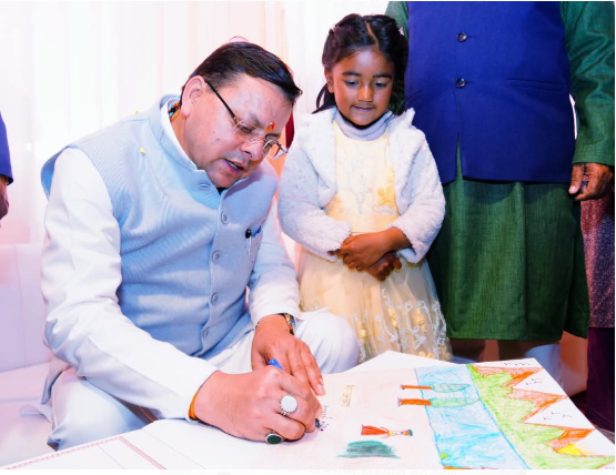 मुख्यमंत्री ने विभिन्न साहित्यकारों एवं भाषाविदों को ‘उत्तराखण्ड साहित्य गौरव सम्मान -2024’ से किया सम्मानित
