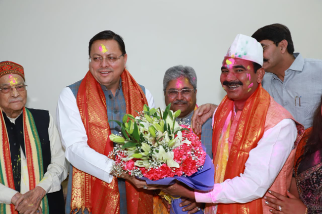 मुख्यमंत्री श्री पुष्कर सिंह धामी सभी को होली की शुभकामनाएं देते हुए कहा कि होली पर्व प्रेम, सौहार्द तथा आपसी एकता का प्रतीक है।