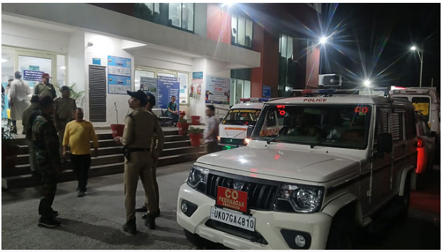 झारखंड के छात्र ने देहरादून में खुद को मारी गोली, हालत गंभीर, डिप्रेशन में होने की बात आ रही सामने