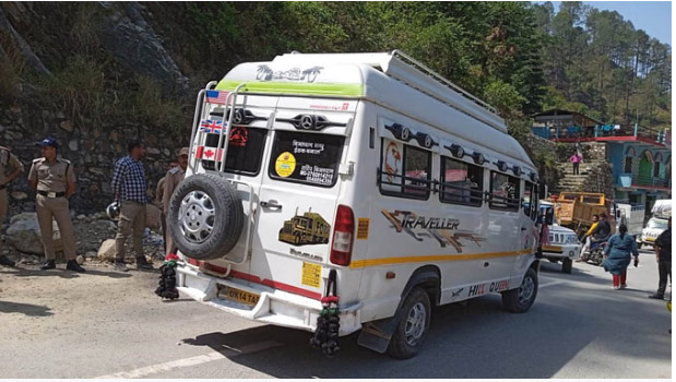 पूजा अर्चना के बाद एआरटीओ कार्यालय में आज से बनेंगे ग्रीन कार्ड, दो काउंटर बनाए गए