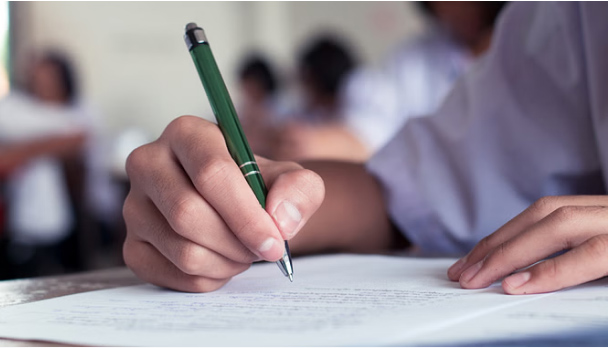 निजी स्कूल के फेल छात्रों को 12वीं में प्रोन्नति का आदेश, बाल आयोग का सख्त रुख
