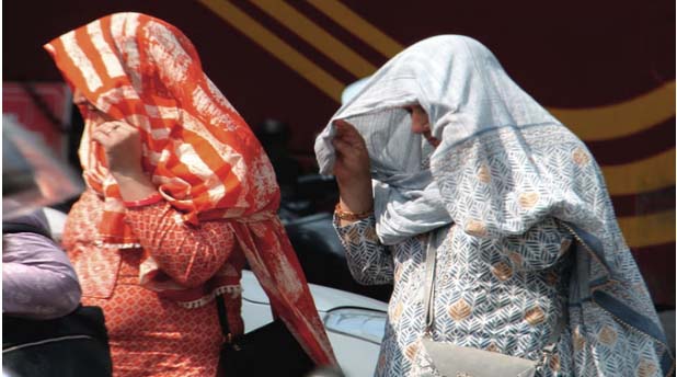 पर्वतीय इलाकों में बदला रहेगा मौसम, मैदान में चढ़ेगा पारा, गर्म हवाएं करेंगी परेशान