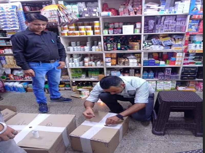 मुख्यमंत्री धामी के सख्त निर्देश—बच्चों की सुरक्षा के लिए कफ सिरप बिक्री पर सख्त निगरानी, 350 से अधिक सैंपल लिए गए, दर्जनों मेडिकल स्टोर्स के लाइसेंस रद्द